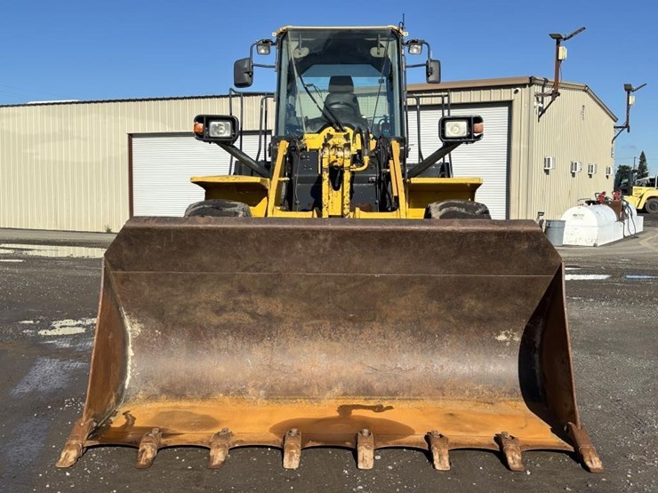 2014-komatsu-wa380-7-image-6