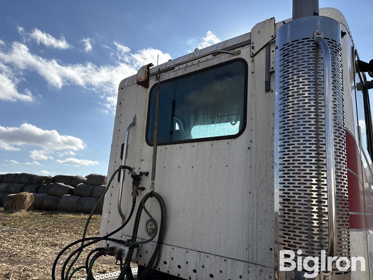 2005-freightliner-columbia-120-image-20