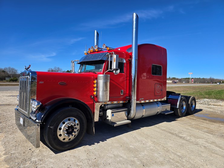 2005-peterbilt-379-image-3
