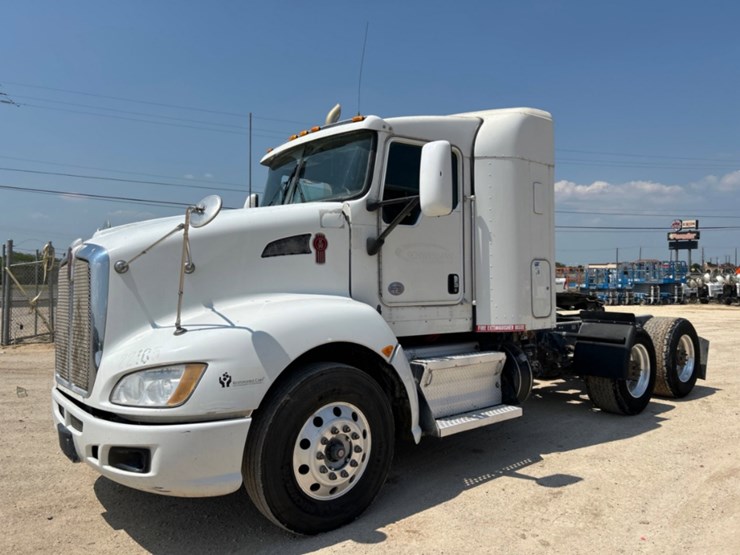 2015-kenworth-t660-image-1