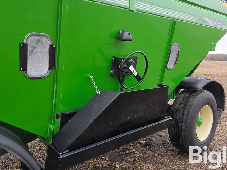 unverferth-brent-gt-644-gravity-wagon-image-14