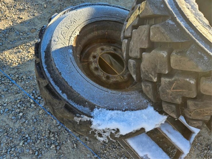 #3084-•-(3)-12-16.5tires-image-20