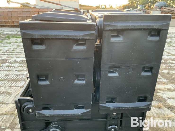 raaft-pivot-tire-tracks-image-16