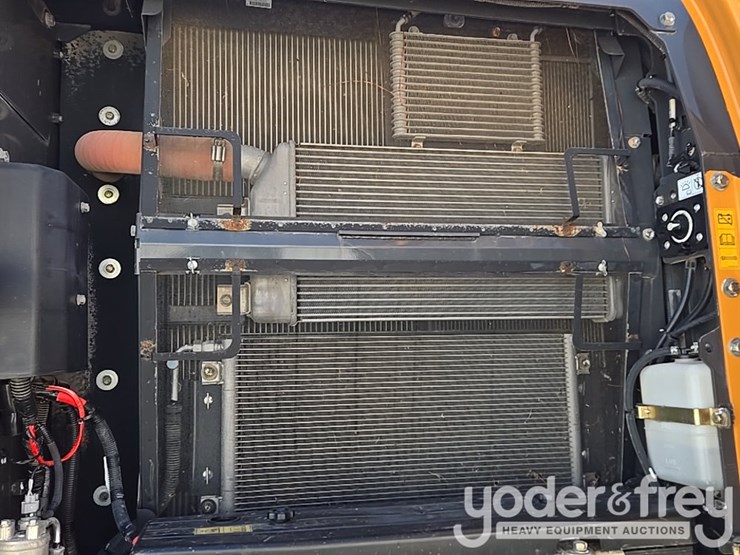 2021-case-cx210-lc-image-94