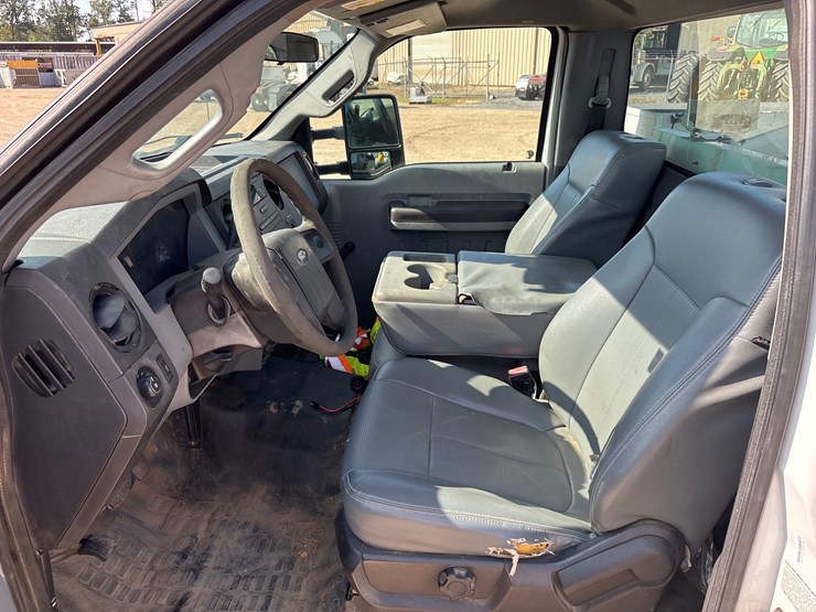 2015-ford-f550-image-9