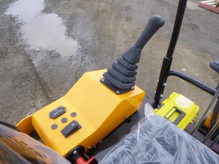 2025-vicsec-vc15-hydraulic-excavator-image-21