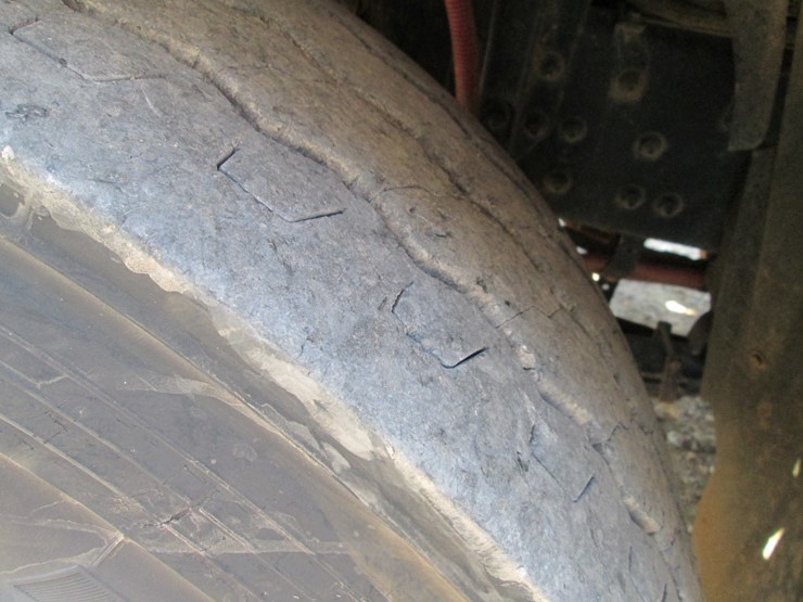 2016-freightliner-108sd-image-20