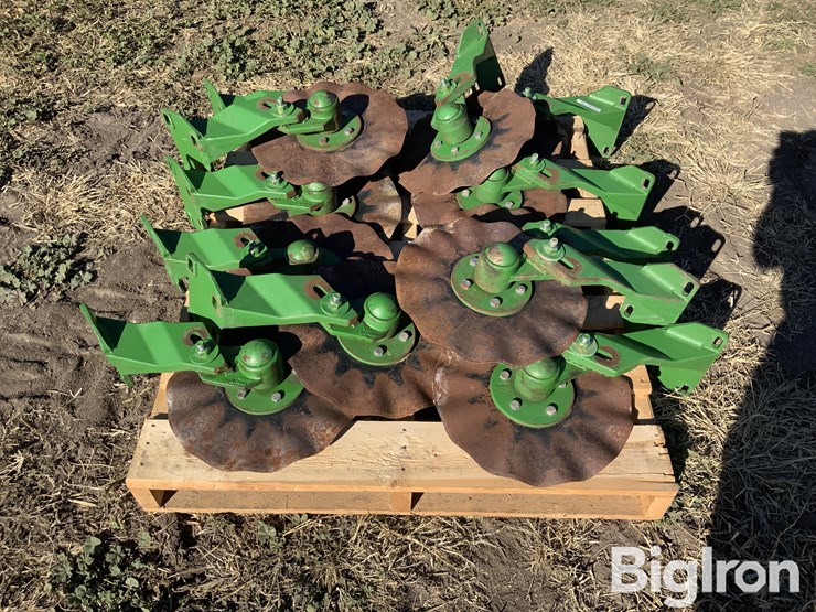 john-deere-12-image-4