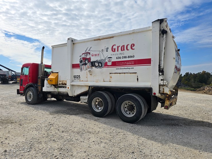 2005-peterbilt-320-image-10