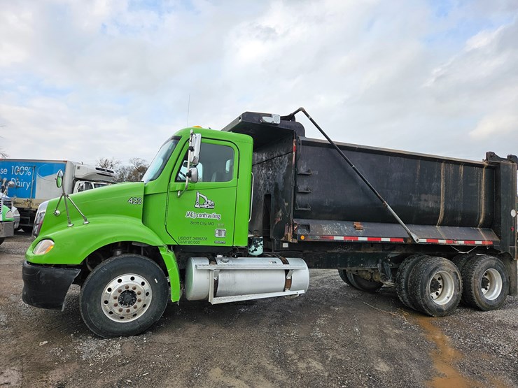 freightliner-columbia-112-image-5