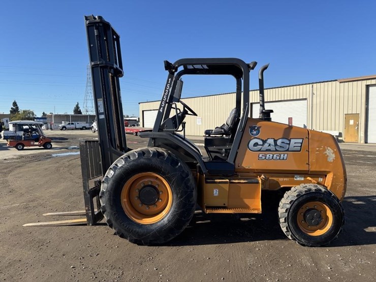 2017-case-586h-image-5