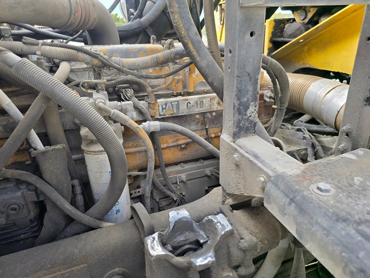 2003-peterbilt-320-image-88