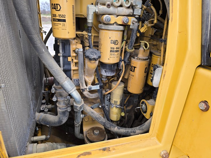 caterpillar-953d-image-92