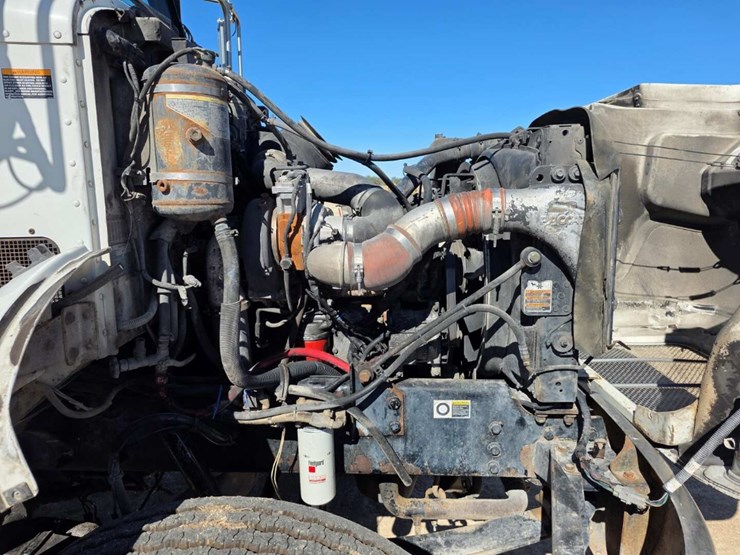 peterbilt-340-image-12