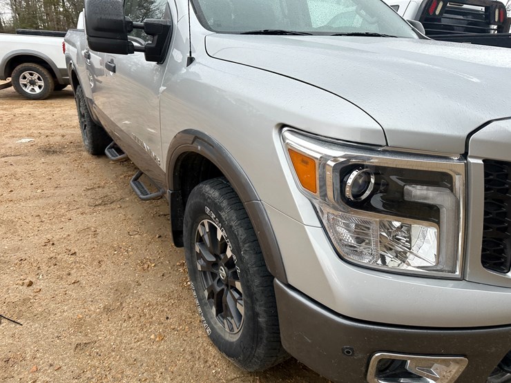 2019-nissan-titan-image-39