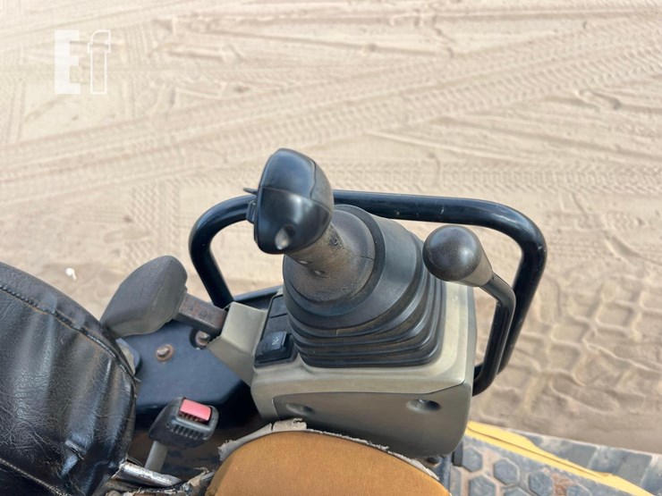 2017-caterpillar-305e2-cr-image-31