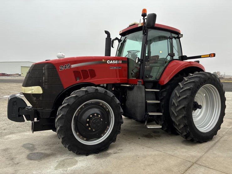 case-ih-magnum-245-image-12