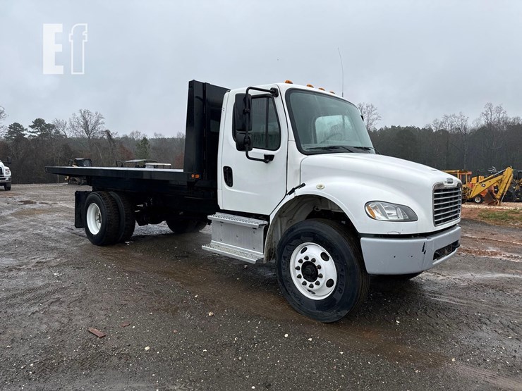 freightliner-business-class-m2-106-image-7