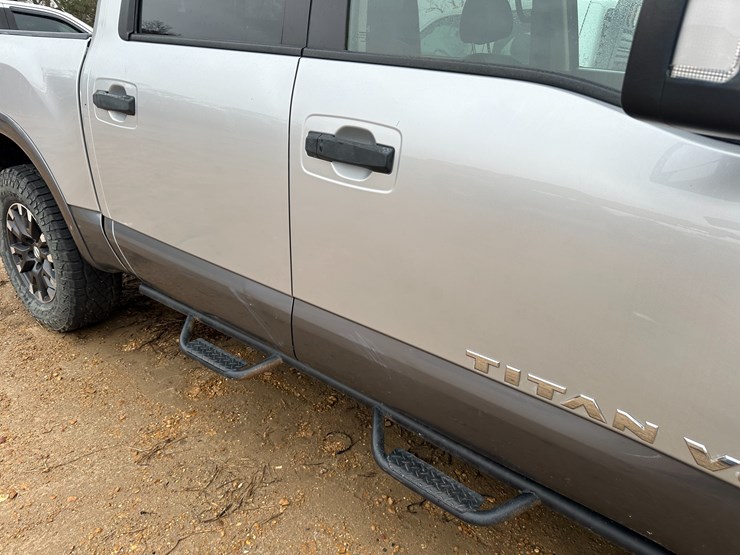 2019-nissan-titan-image-19