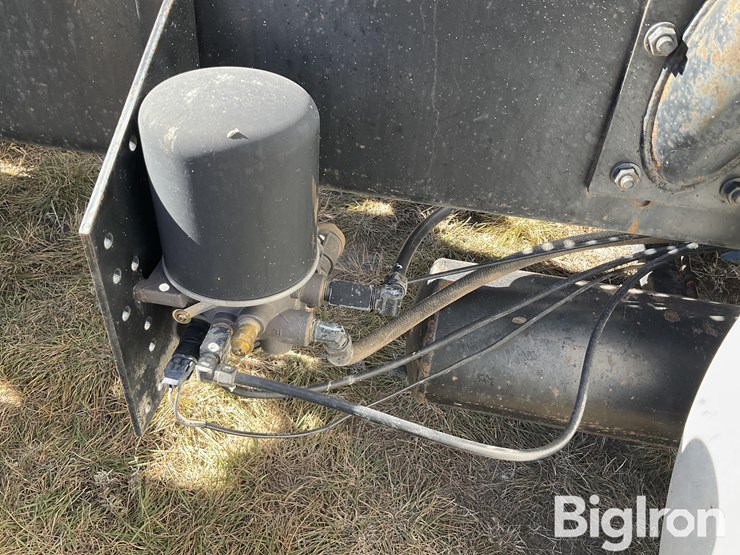 1996-international-8100-image-12