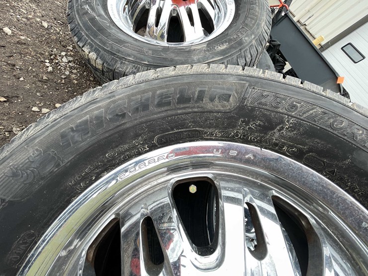 #6103-•-weld-racing-16"-aluminum-dually-rims,-with-steel-inner-rims-and-michelin-tires-(door-04)-image-10