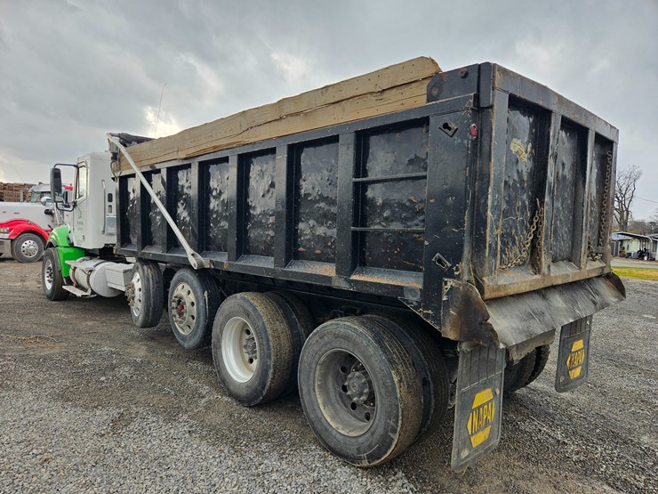 freightliner-columbia-120-image-14