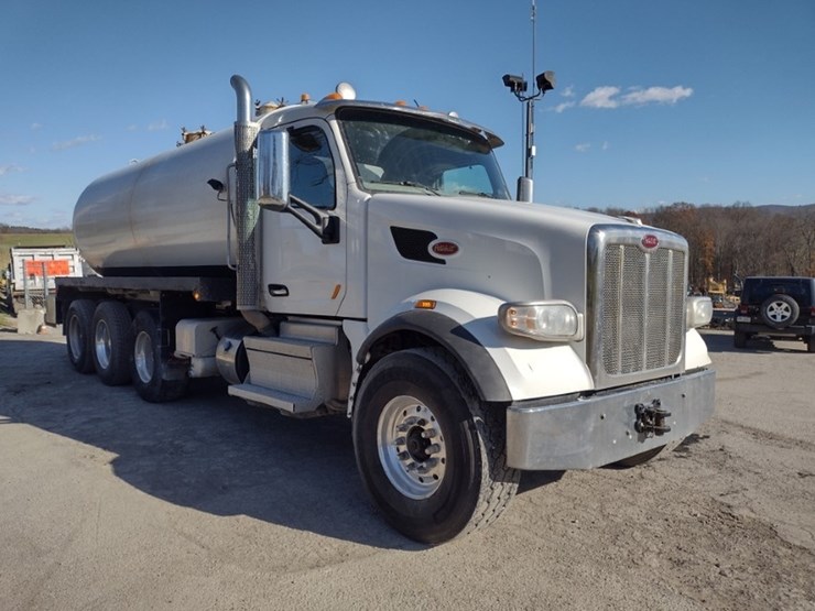 peterbilt-567-image-43