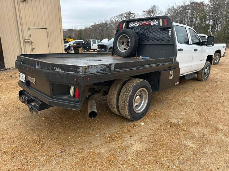 2017-chevrolet-3500hd-image-3