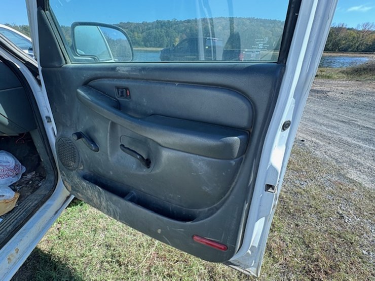 2003-chevrolet-silverado-1500-image-17