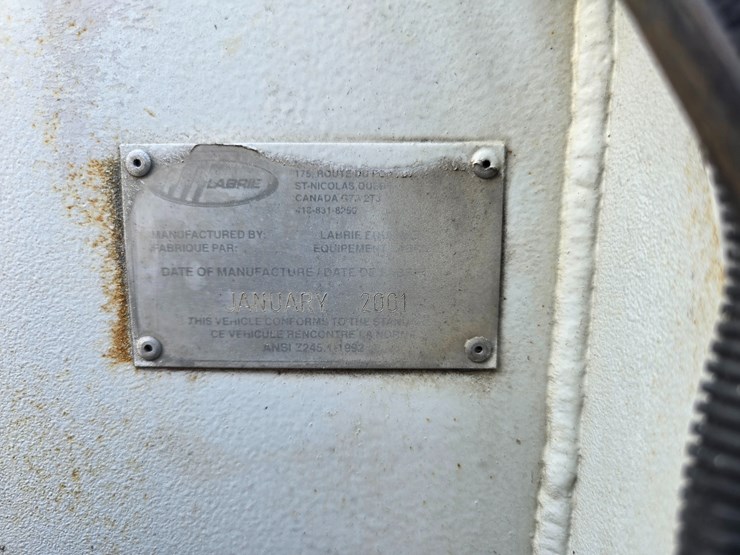 2001-peterbilt-320-image-43