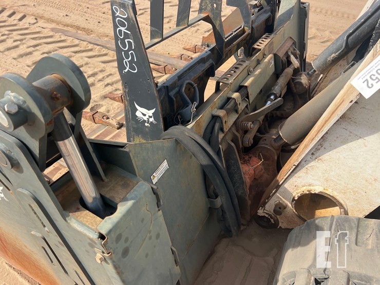 bobcat-t870-image-10