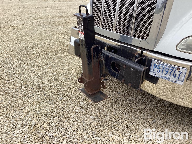 peterbilt-335-image-13