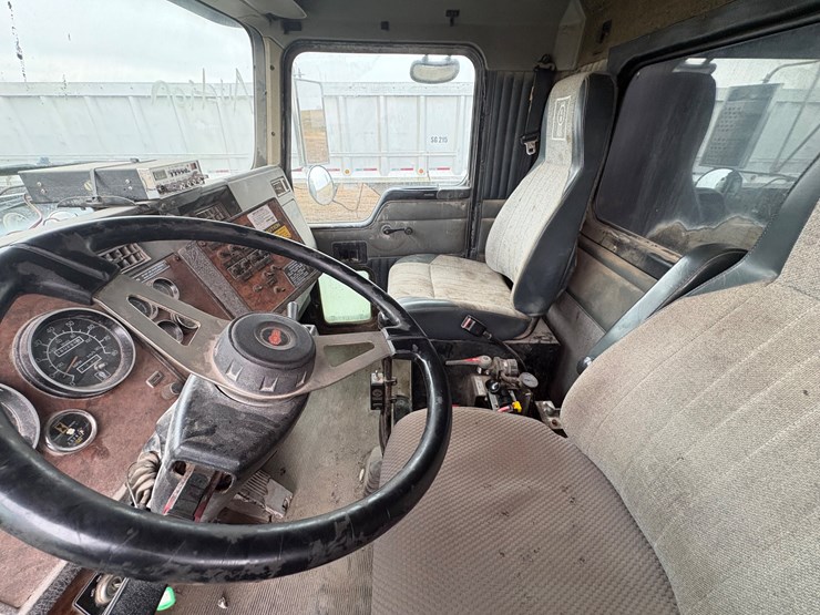 kenworth-t800-image-14