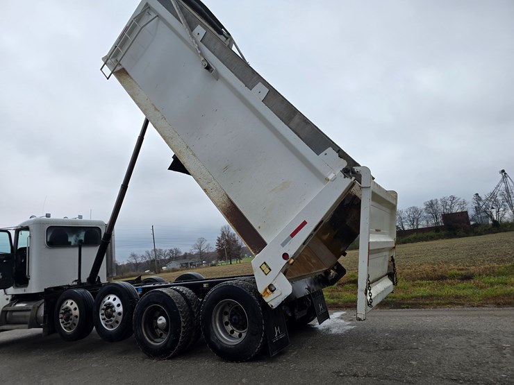 peterbilt-367-image-58