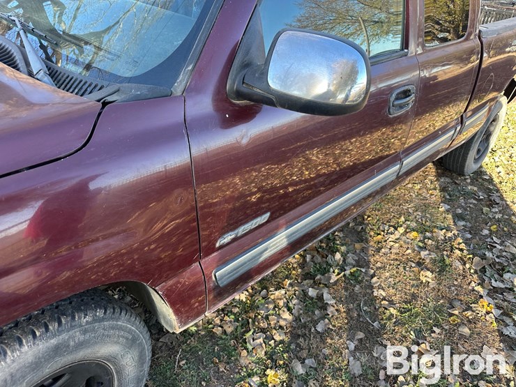 2002-chevrolet-silverado-1500-image-11