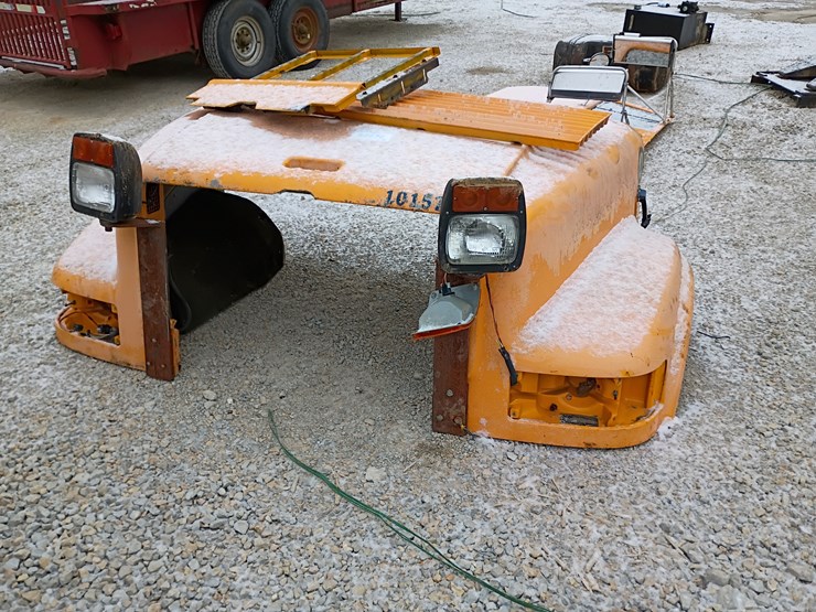 international-4900-image-1