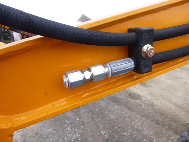 2025-vicsec-vc15p-hydraulic-excavator-image-14