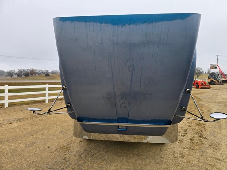 international-9400-image-19