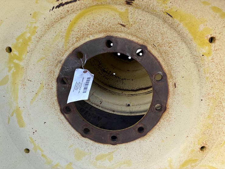 #122373-•-2---alliance-800/70r38-tires-on-jd-rims-image-6