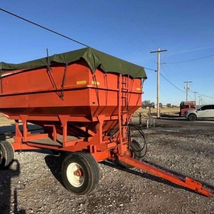 300 Bushel Killbros Grain Cart w/ Side Auger