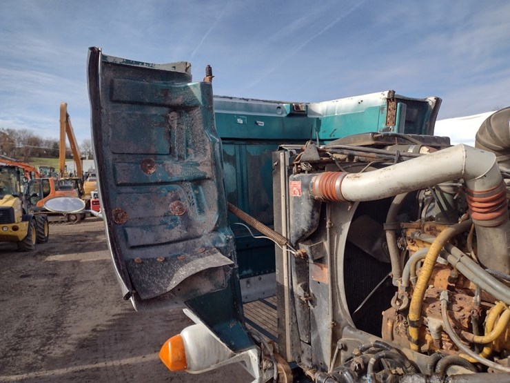 peterbilt-357-image-24