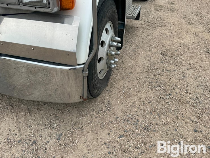 2000-peterbilt-379-image-18