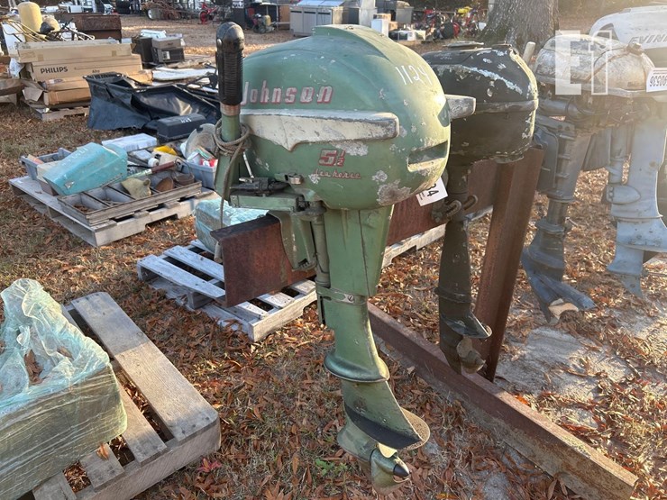 johnson-5-1/2hp-seahorse-outboard-motor-image-1