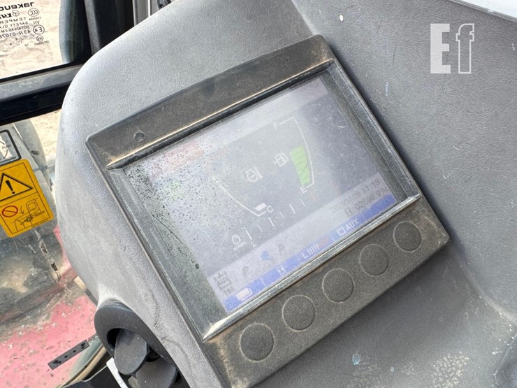 takeuchi-tb235-2-image-32