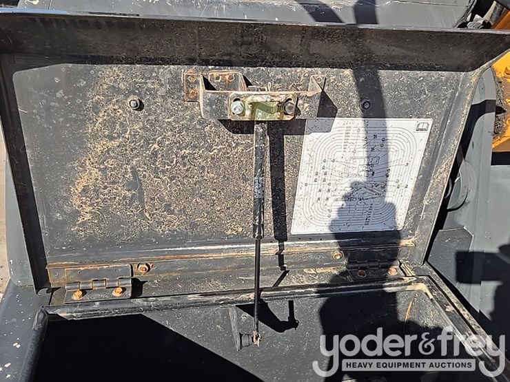 2021-case-cx210-lc-image-132