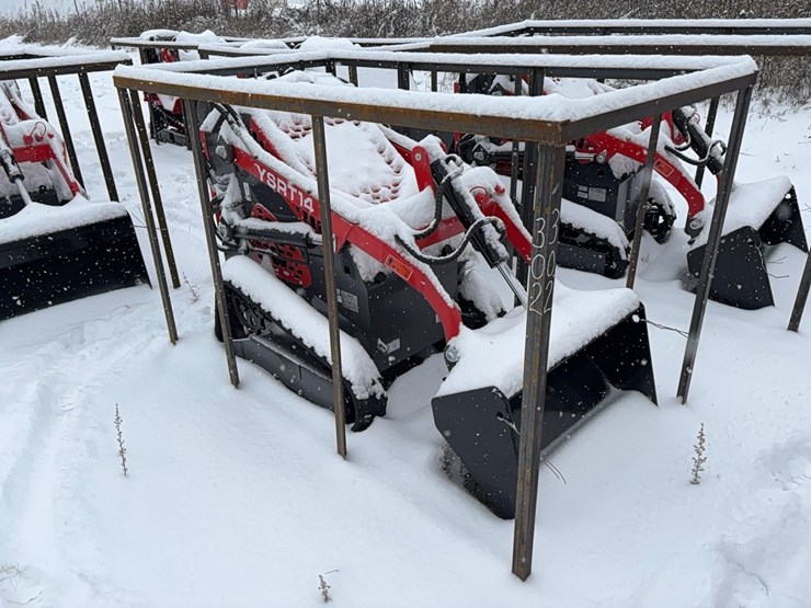 new-agt-ysrt14-mini-track-loader-image-2