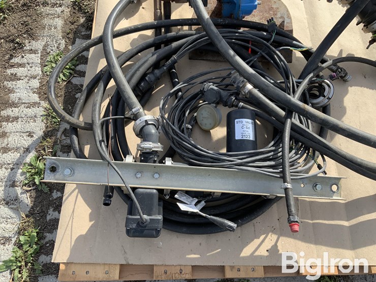 hypro-9303-hydraulic-fertilizer-pump-image-18