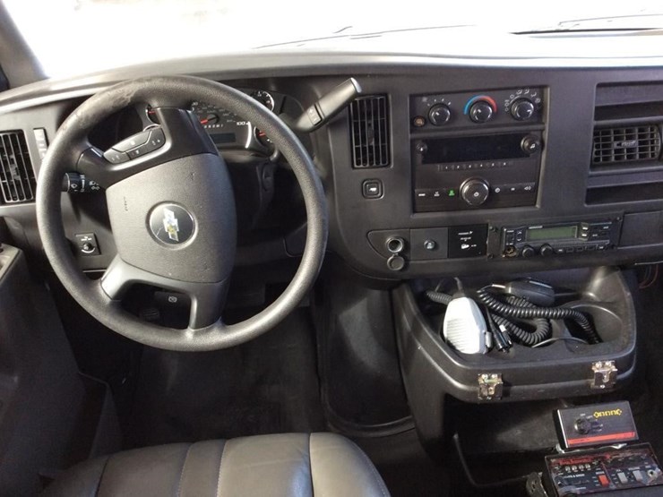 2013-chevrolet-express-3500-image-11