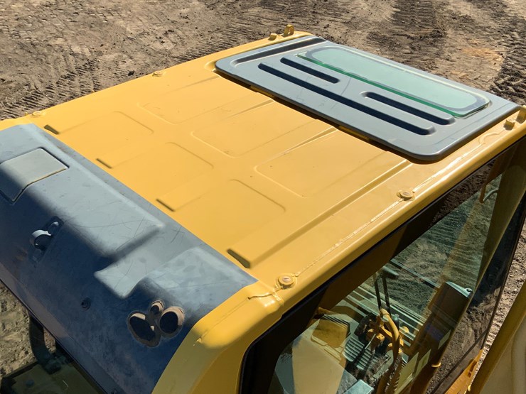 komatsu-pc210-lc-11-image-10