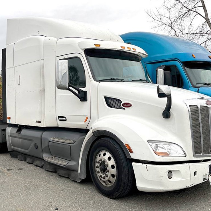2017 PETERBILT 579